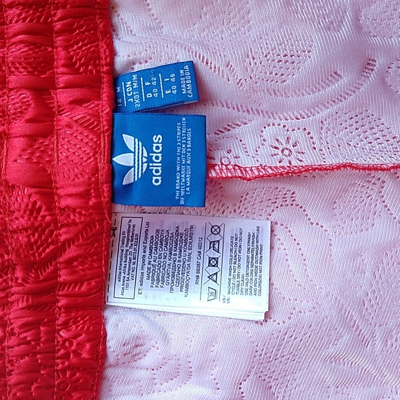 Adidas Quilted Rose Red Young Wild & Free Shorts M HTF - Picture 11 of 12